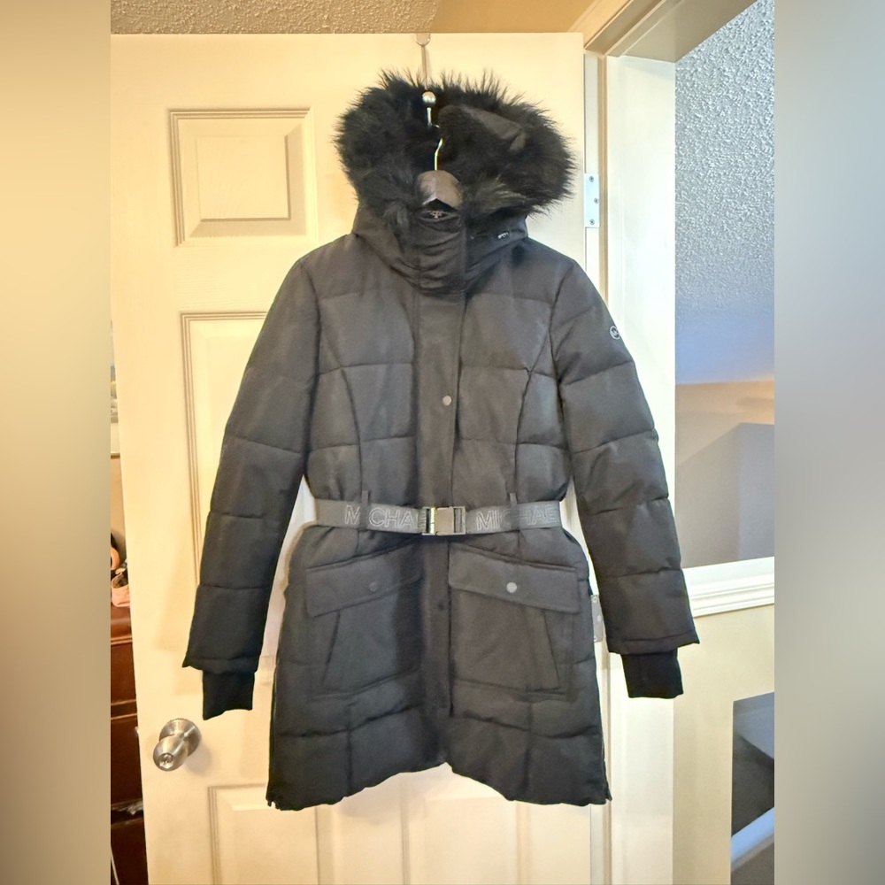S-M Michael Kors Black belted Puffer Coat size S fits like an M